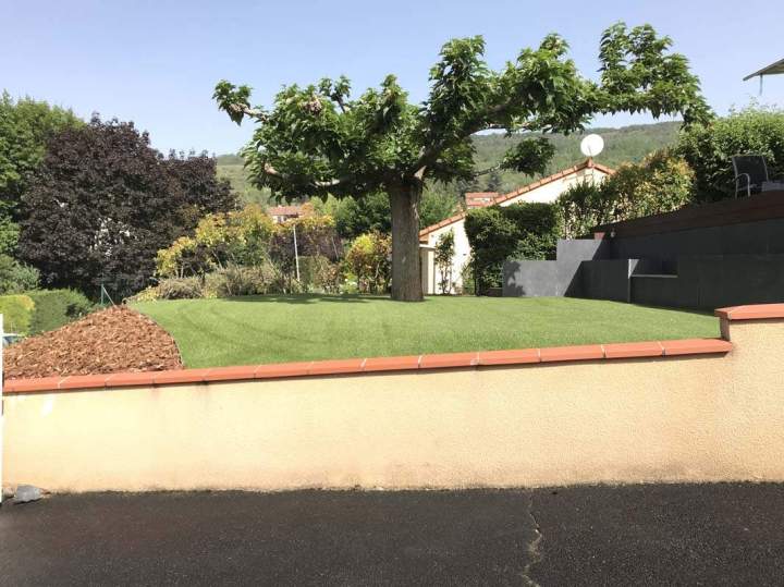 Installation de gazon synthétique Lempdes