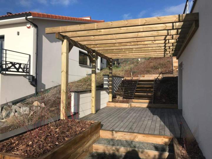 Installation de pergola en bois Lempdes